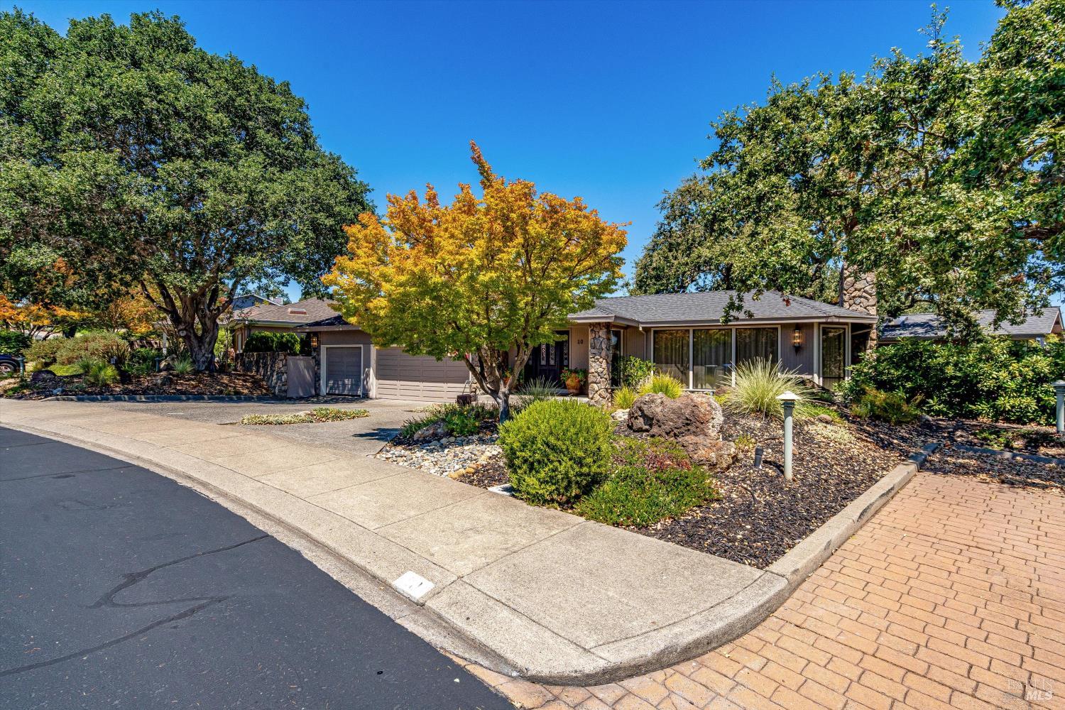 10 Skycrest Way