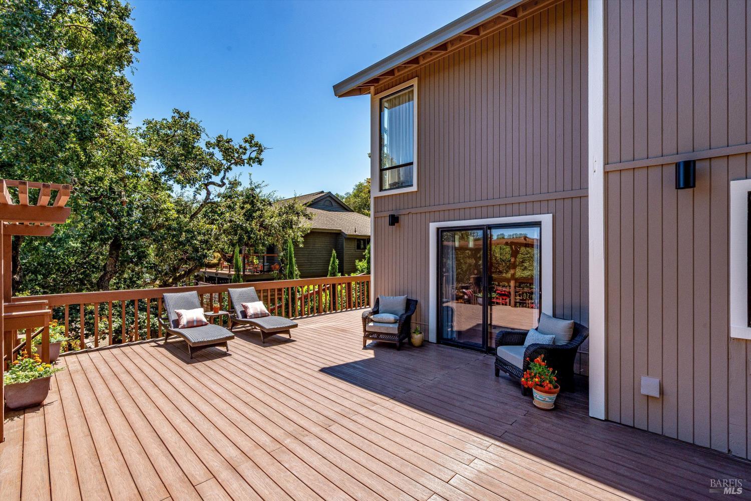 10 Skycrest Way