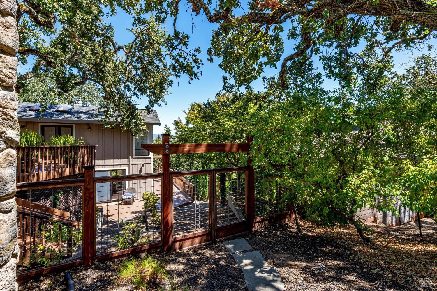 10 Skycrest Way