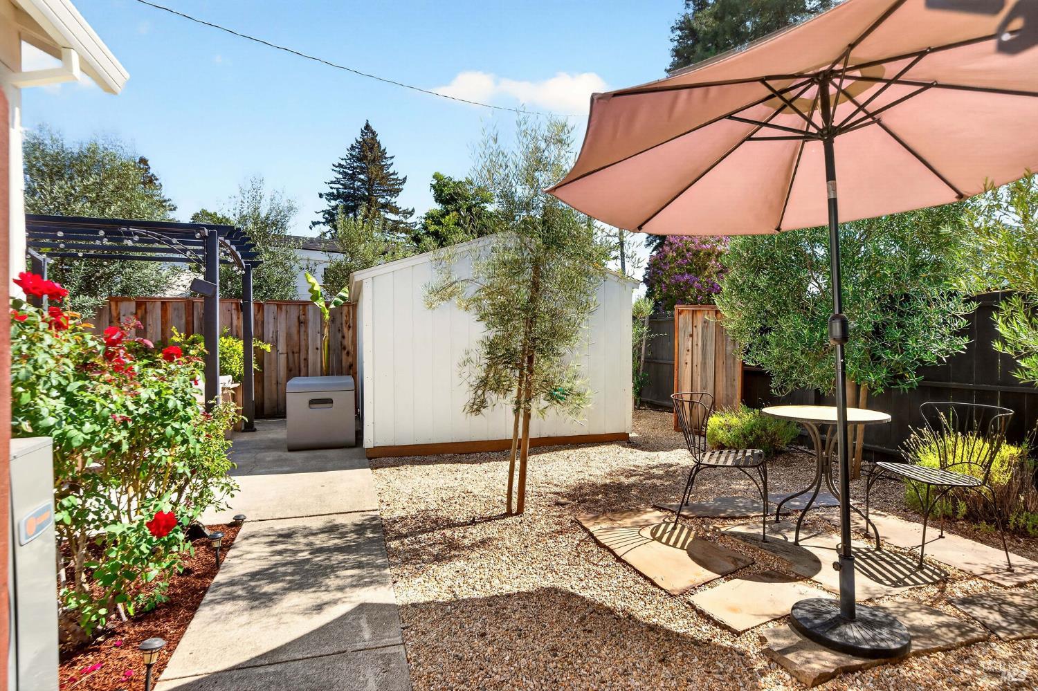 1571 Menlo Avenue