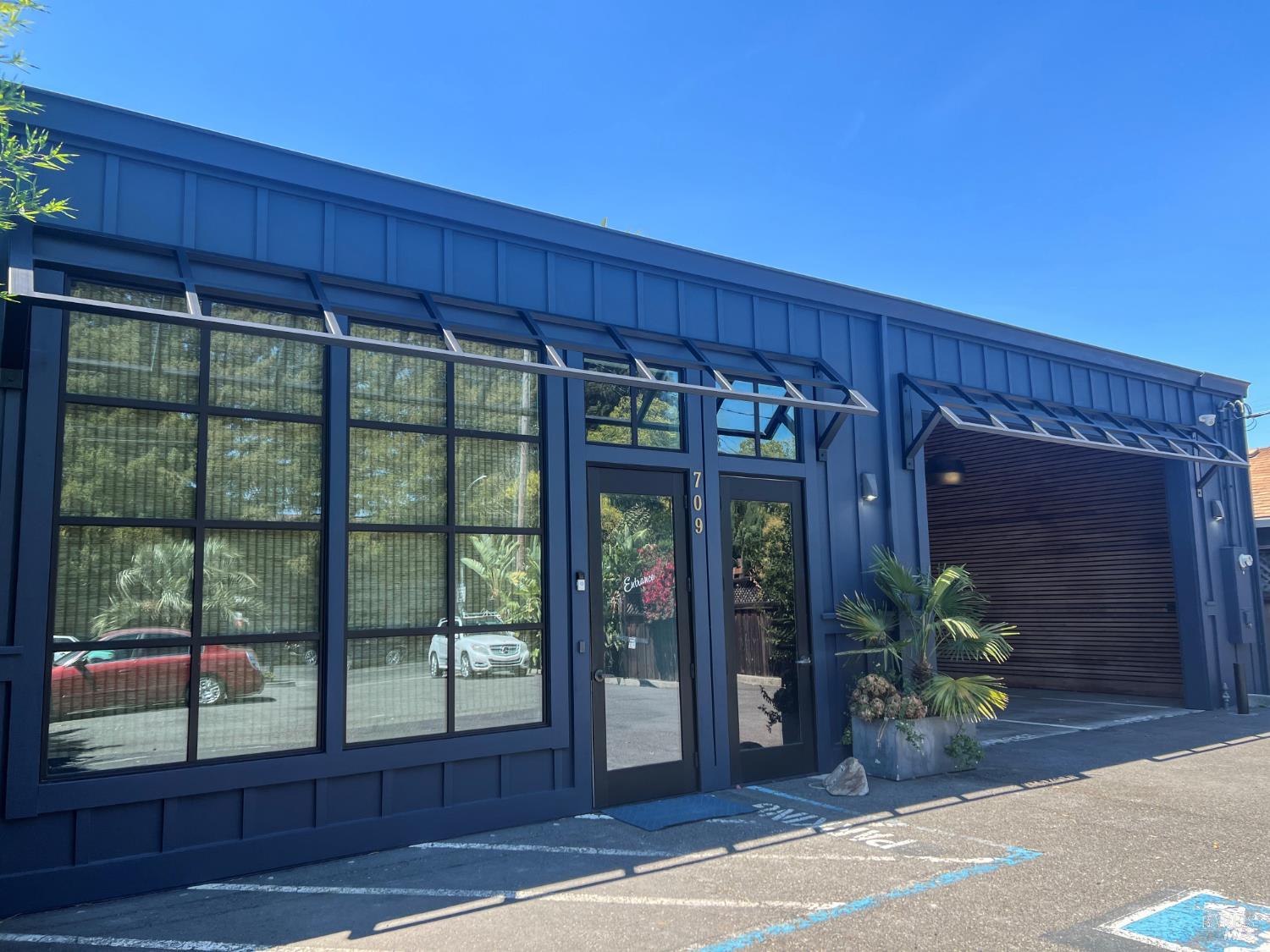 709 California. Boulevard