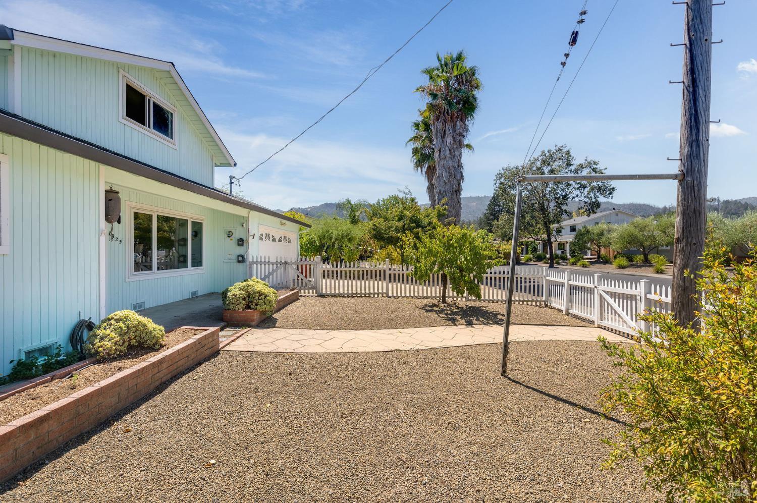 1925 Birch Avenue