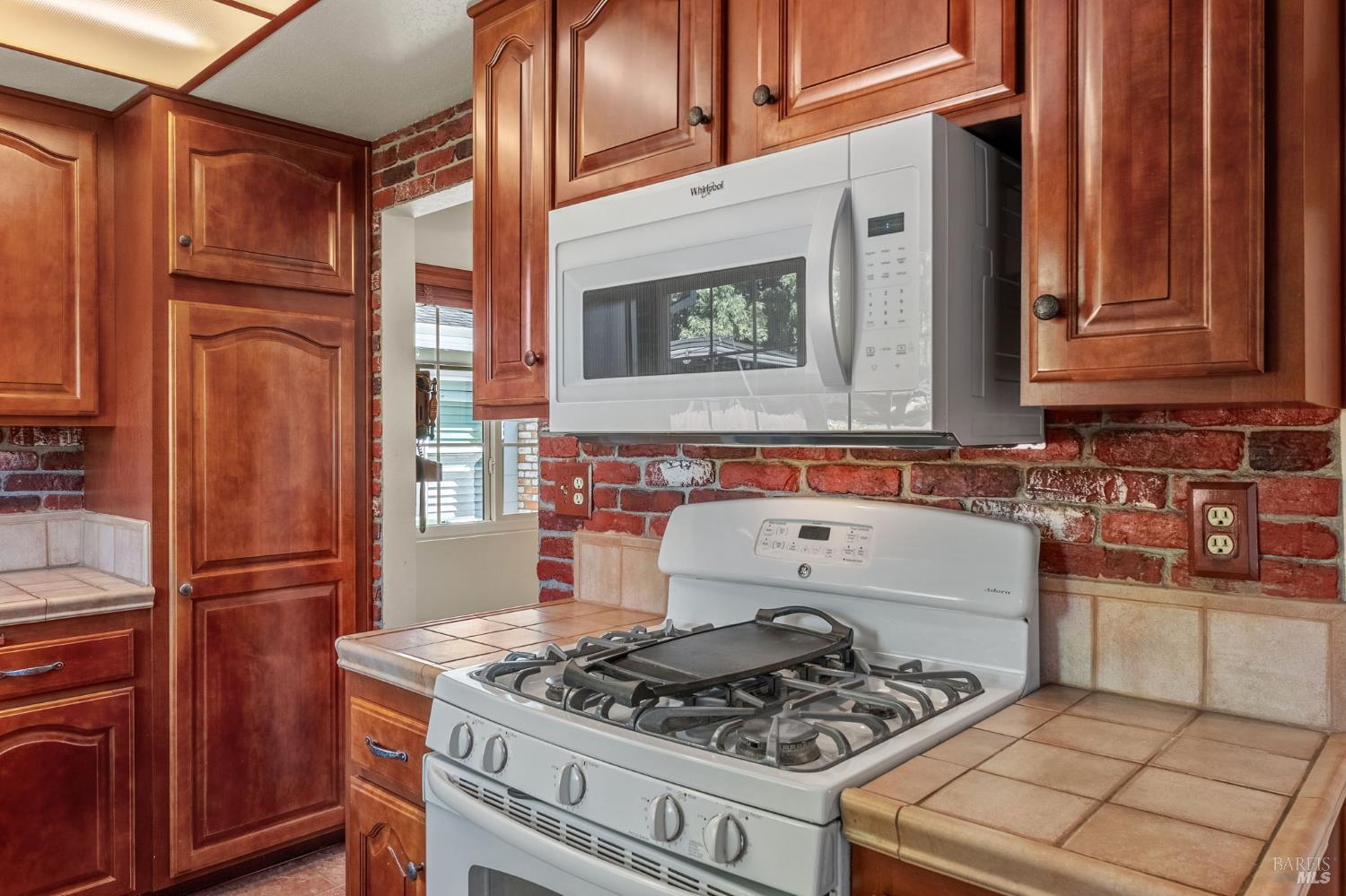 2424 Janis Way
