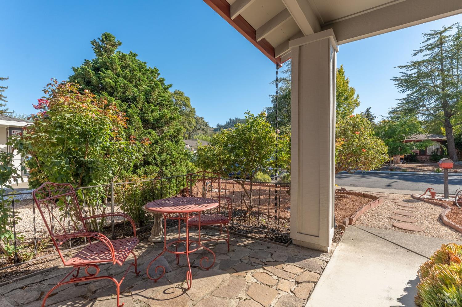 2424 Janis Way