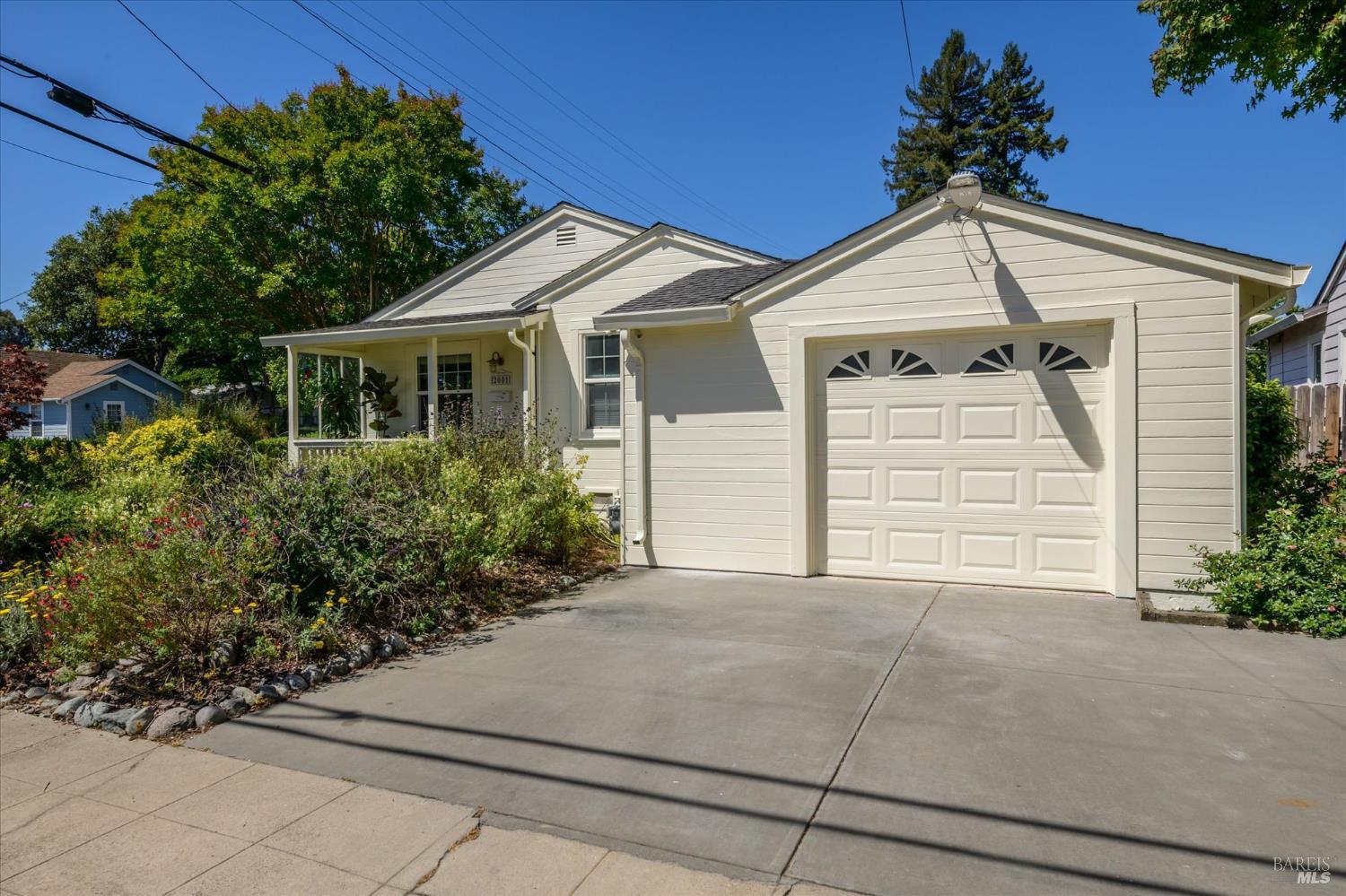 2001 Marin Street