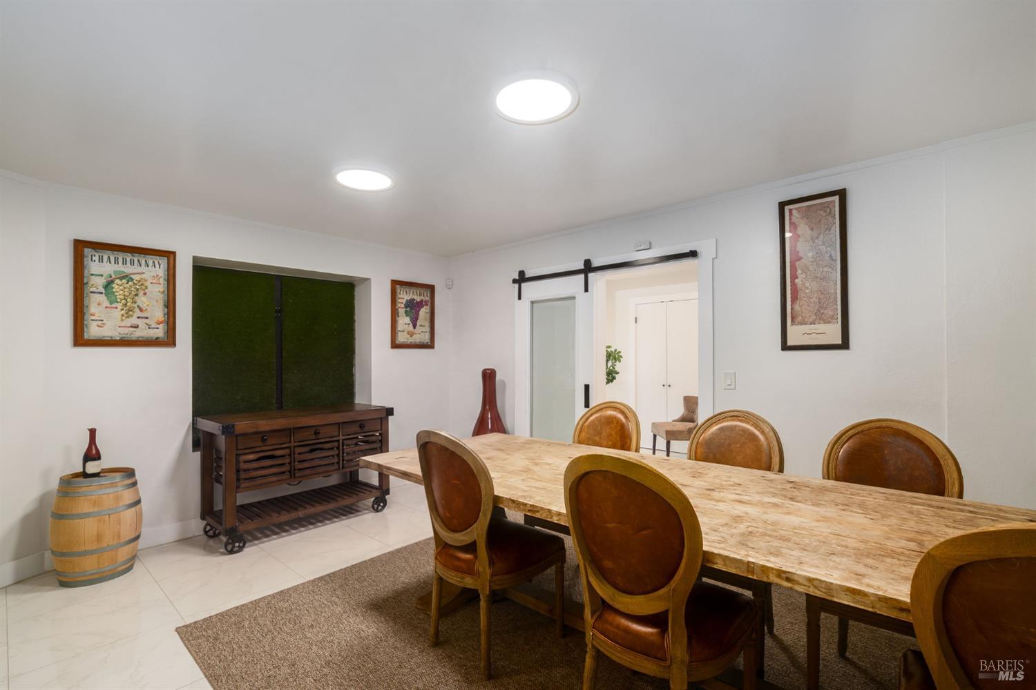 899 Dowdell Lane