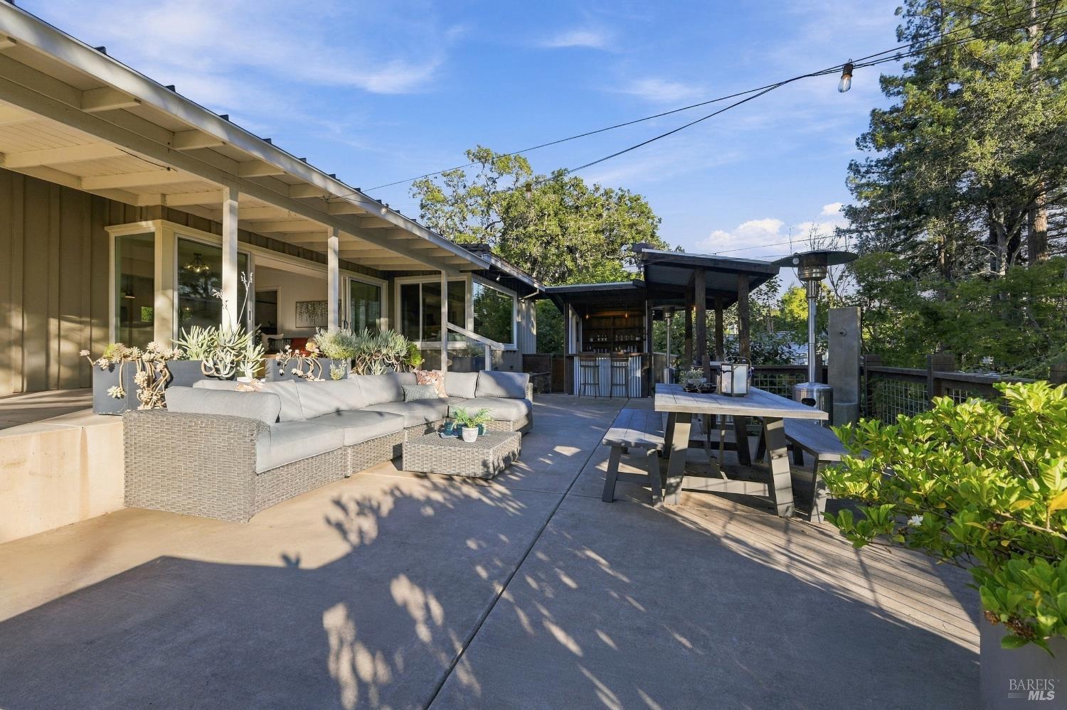 50 Oakcrest Court