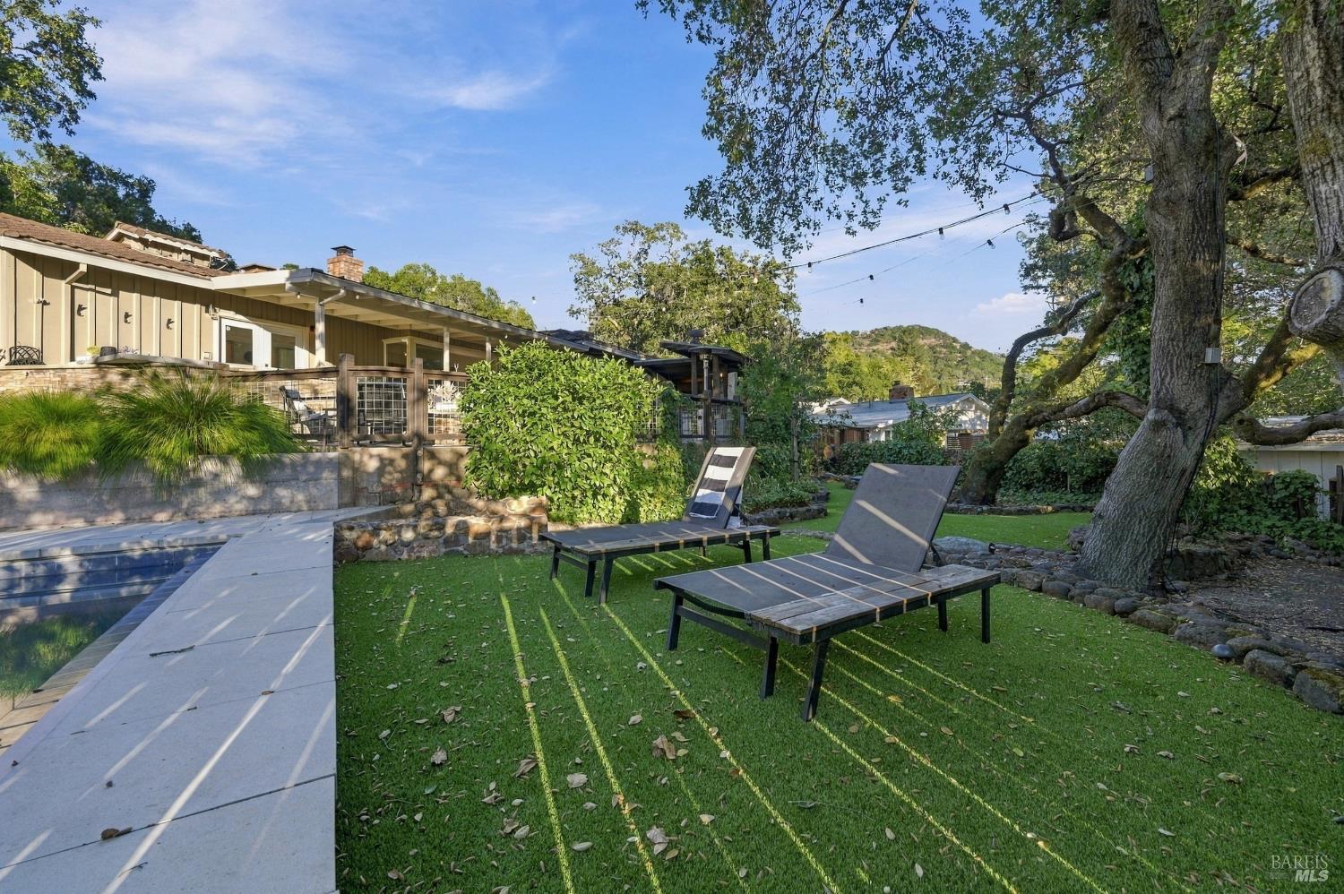 50 Oakcrest Court