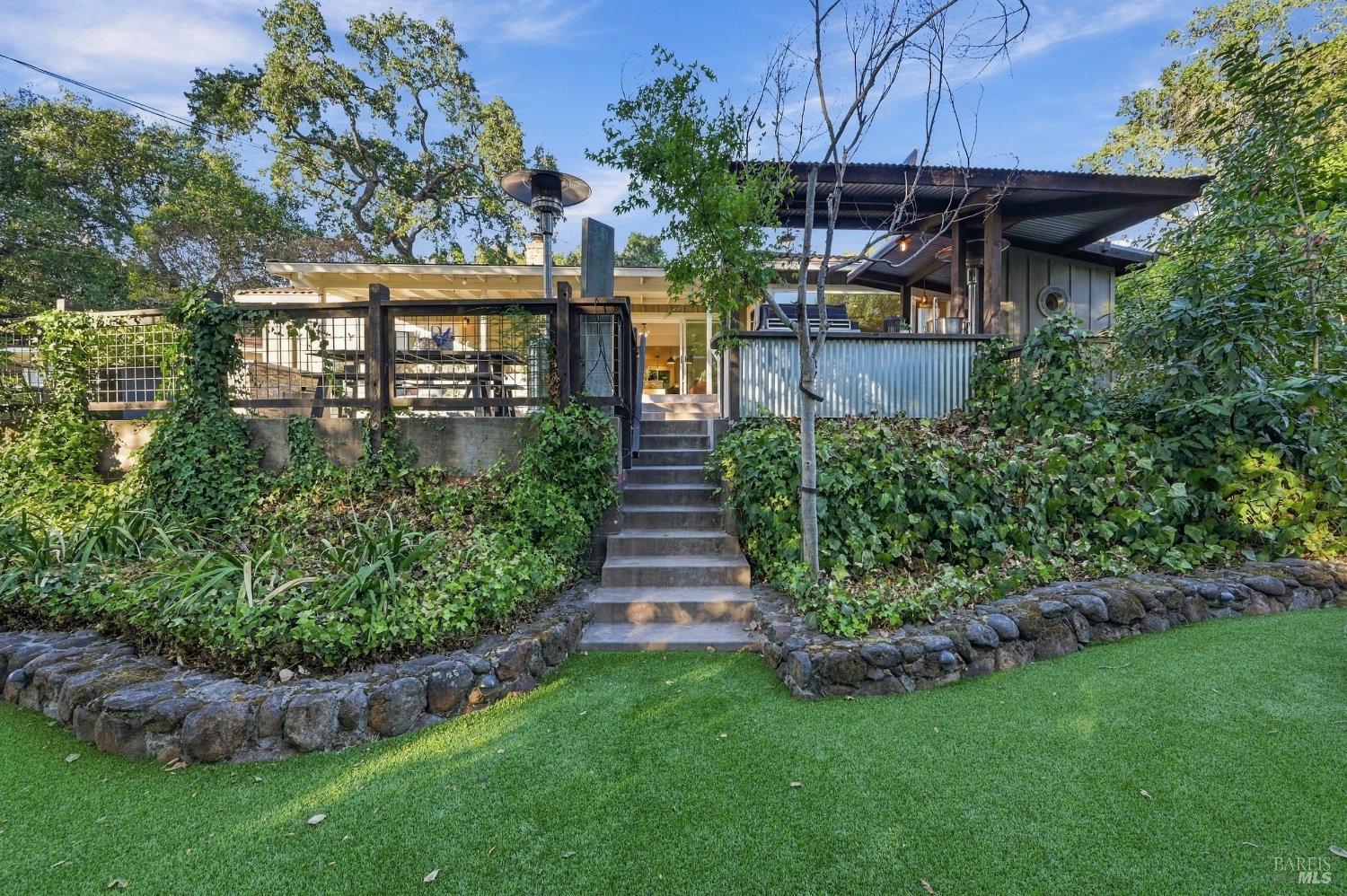 50 Oakcrest Court