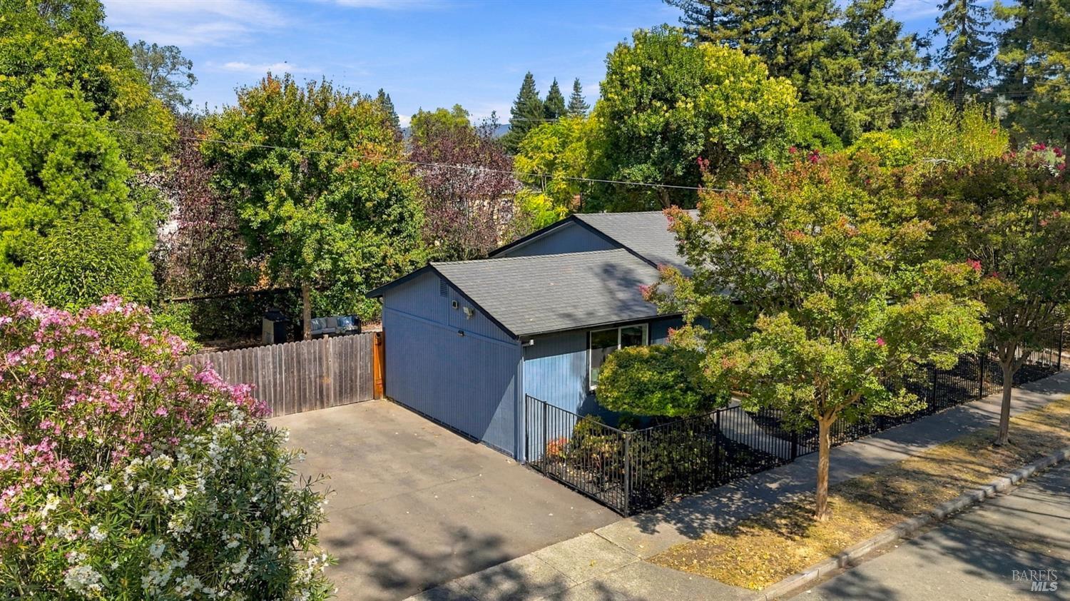 600 4th Street