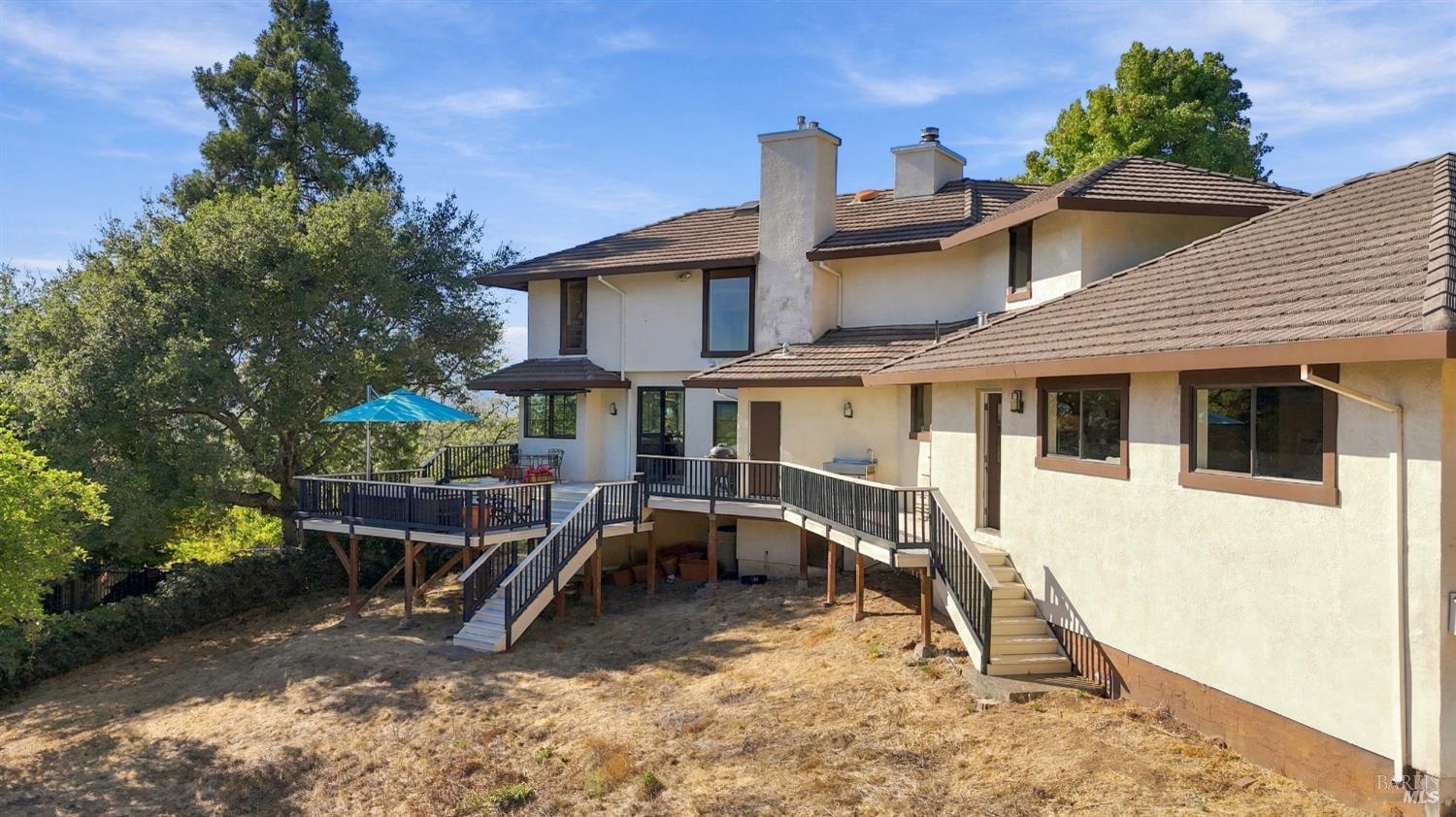 9 Burning Tree Court
