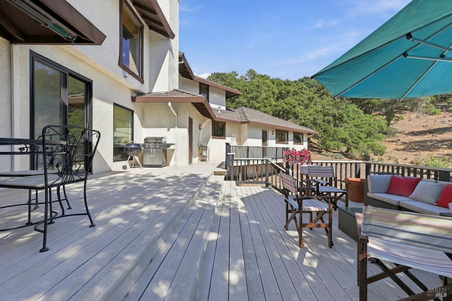 9 Burning Tree Court