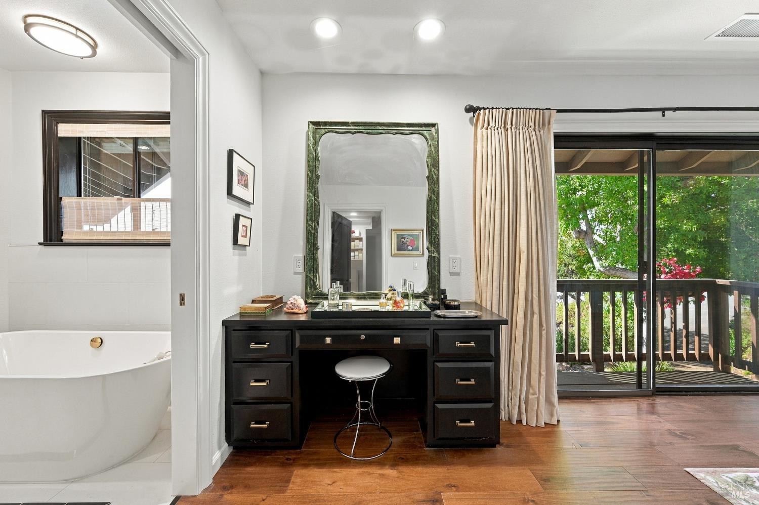 9 Burning Tree Court