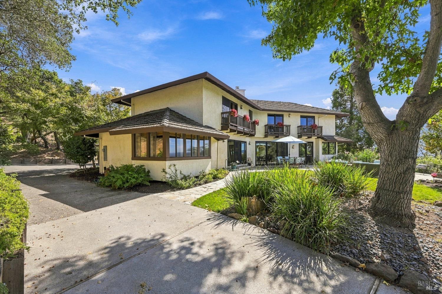 9 Burning Tree Court