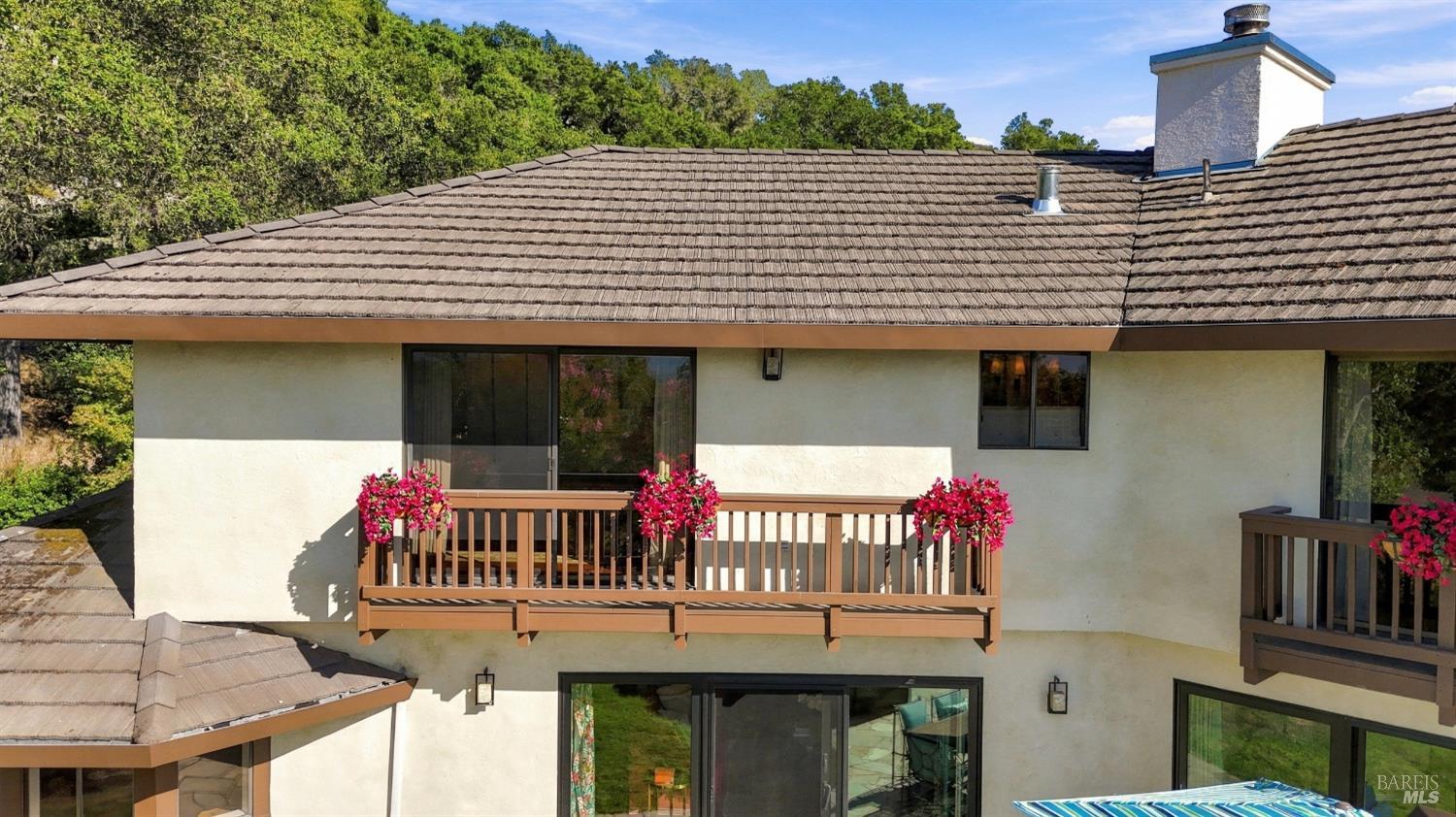 9 Burning Tree Court