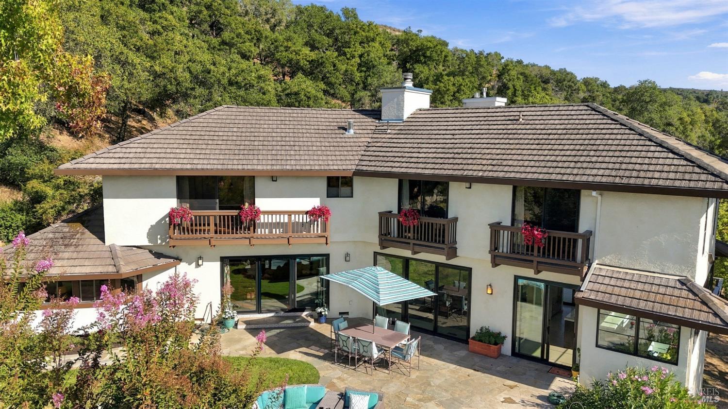 9 Burning Tree Court