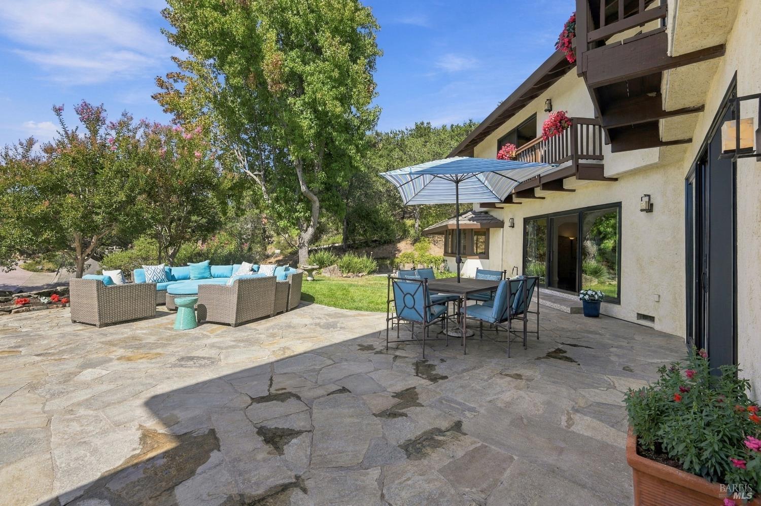 9 Burning Tree Court
