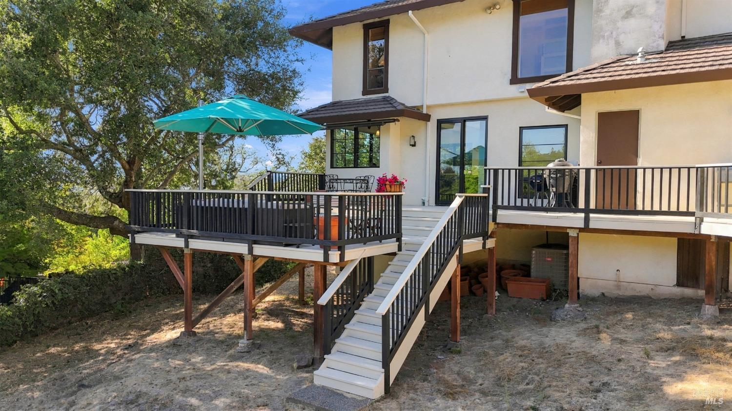 9 Burning Tree Court