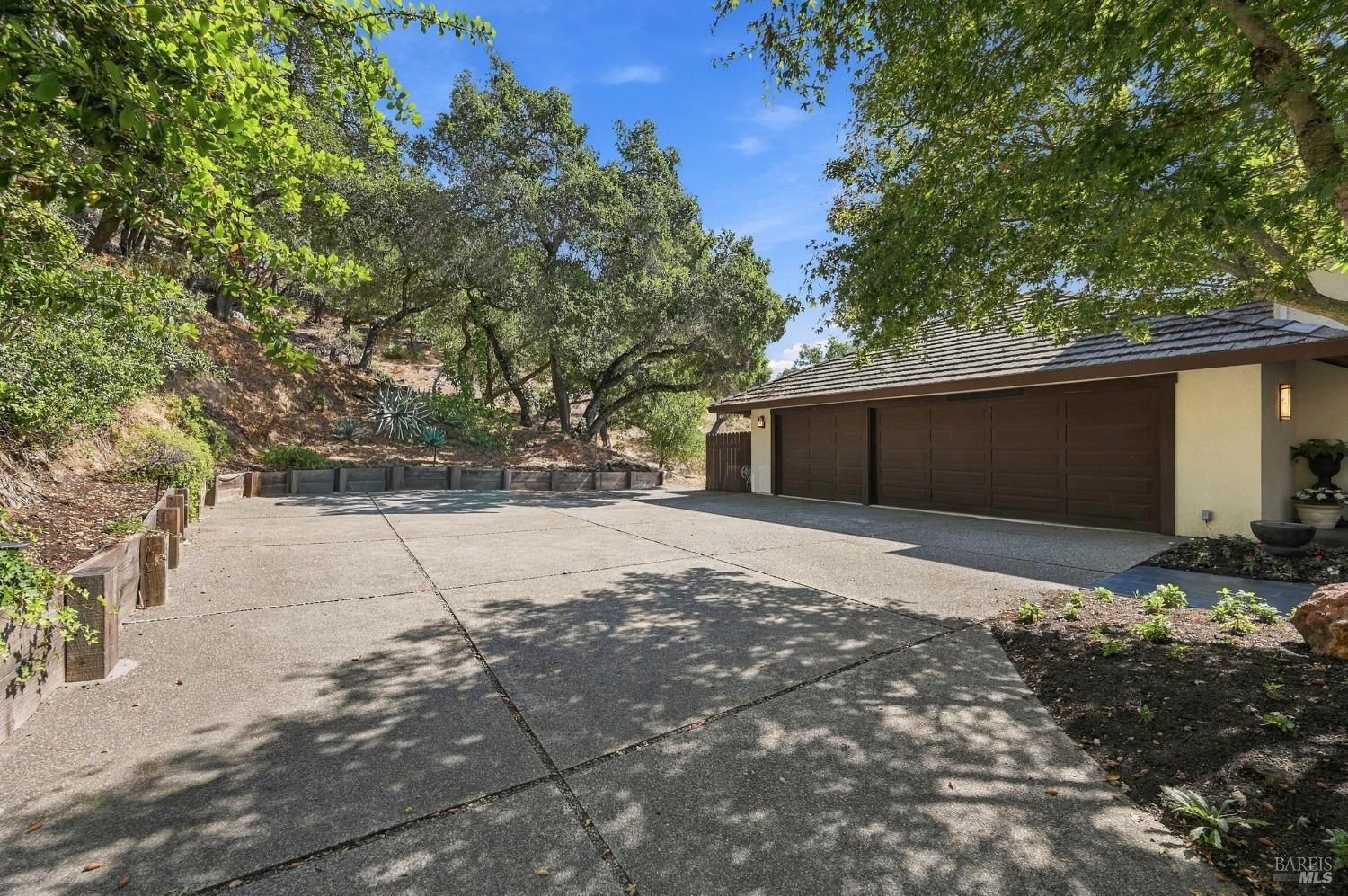 9 Burning Tree Court