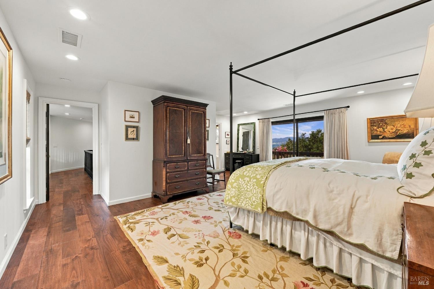 9 Burning Tree Court