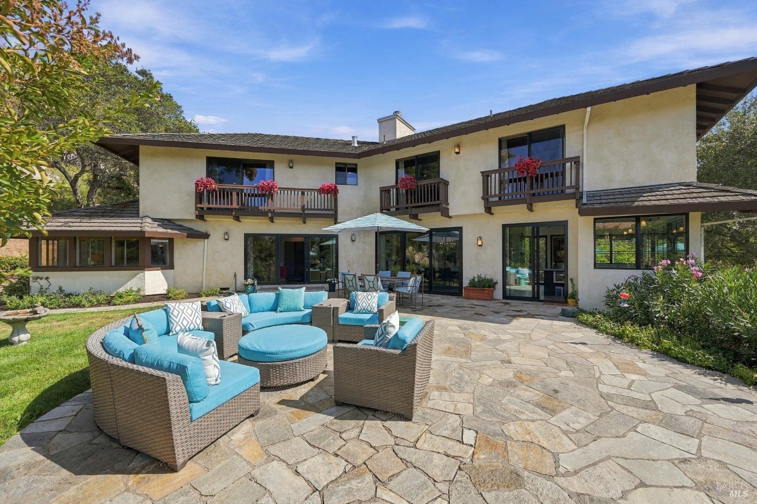 9 Burning Tree Court