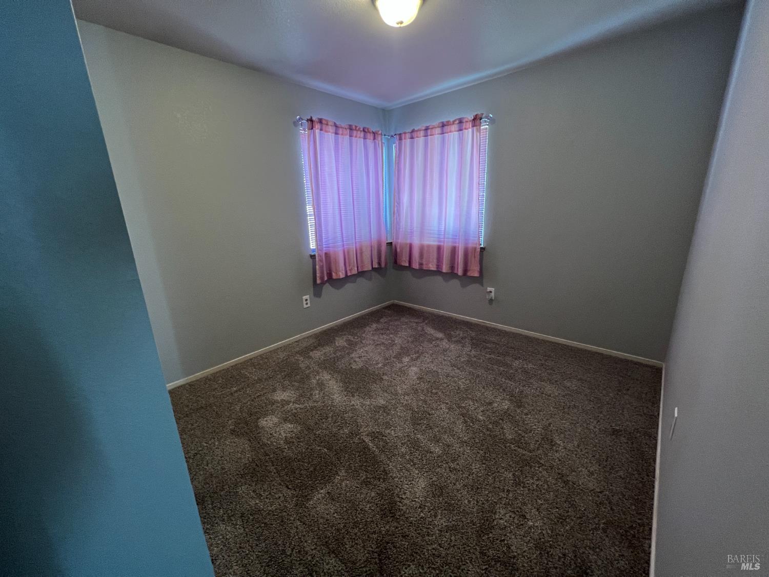 648 Chaucer Lane