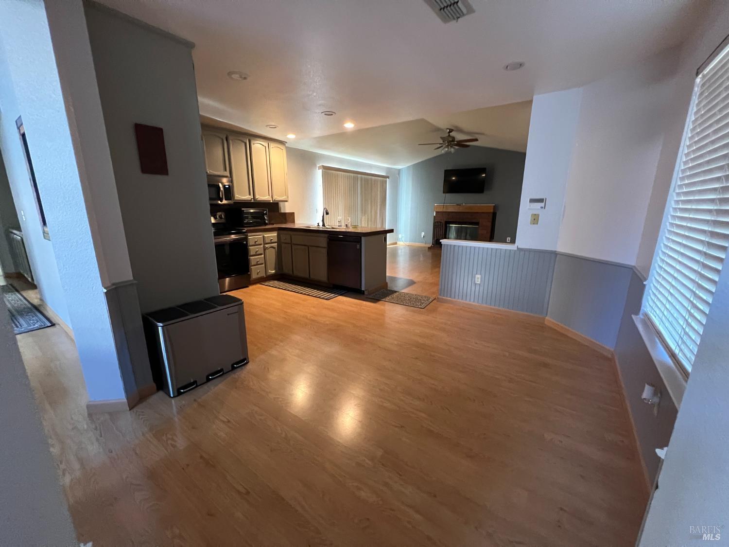 648 Chaucer Lane