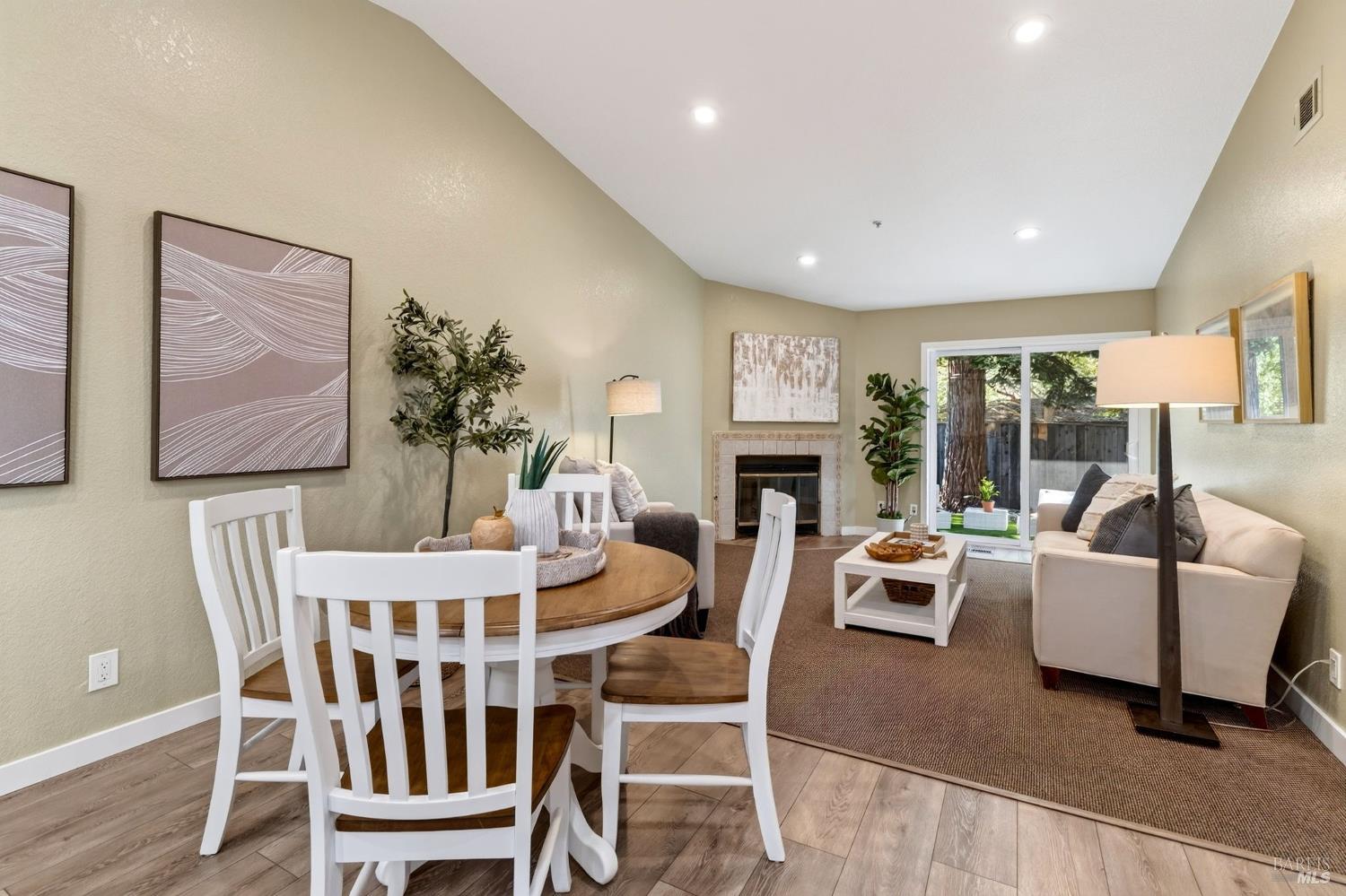 27 Blossom Court W