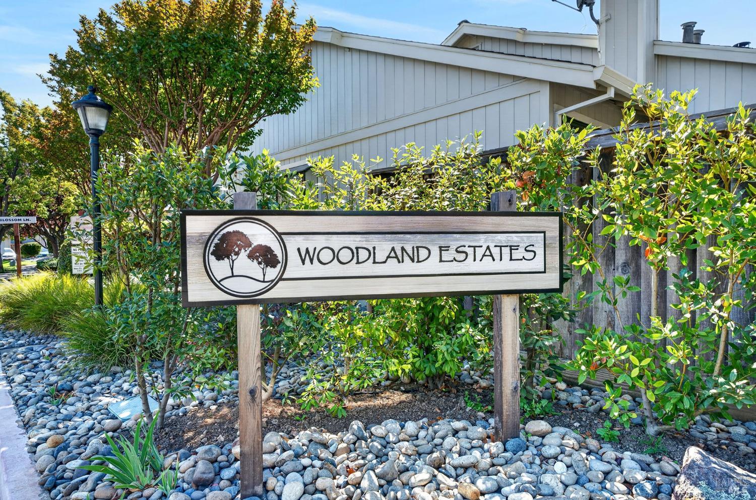 27 Blossom Court W