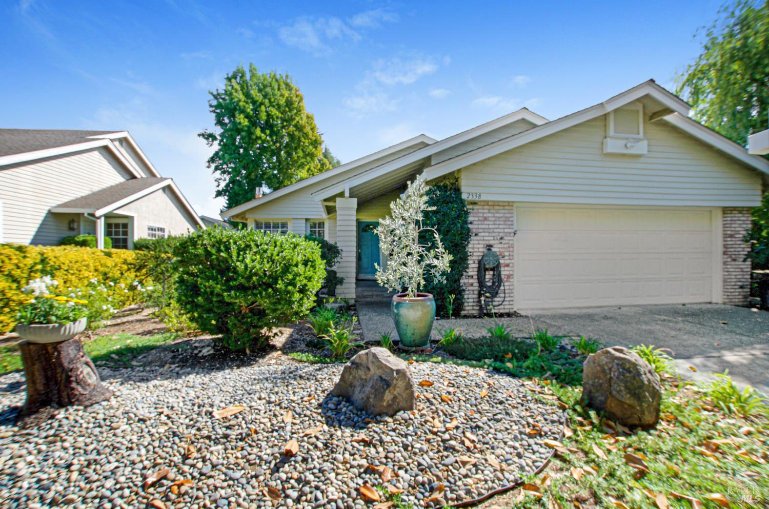 2338 Lakepark Drive