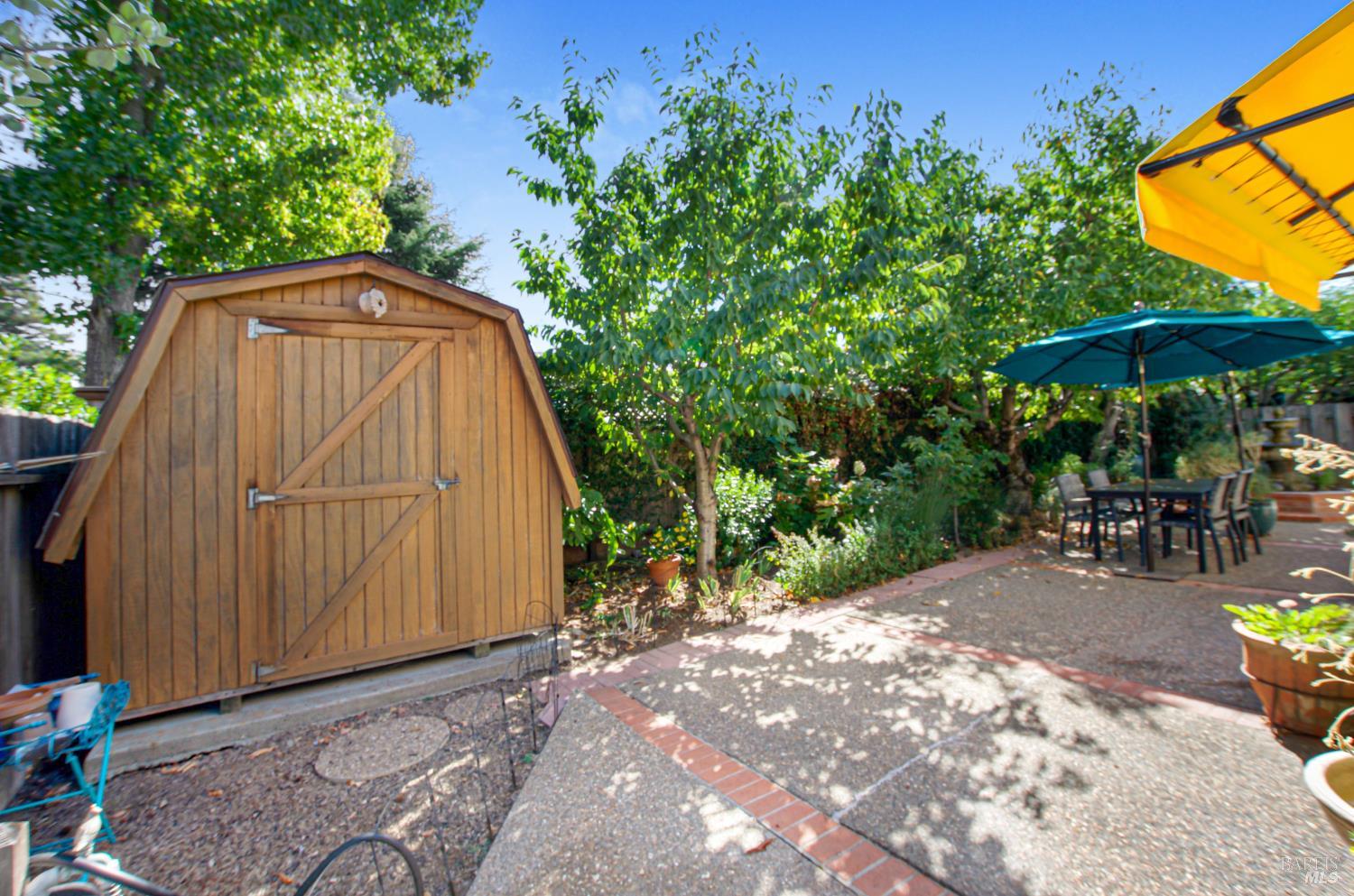 2338 Lakepark Drive