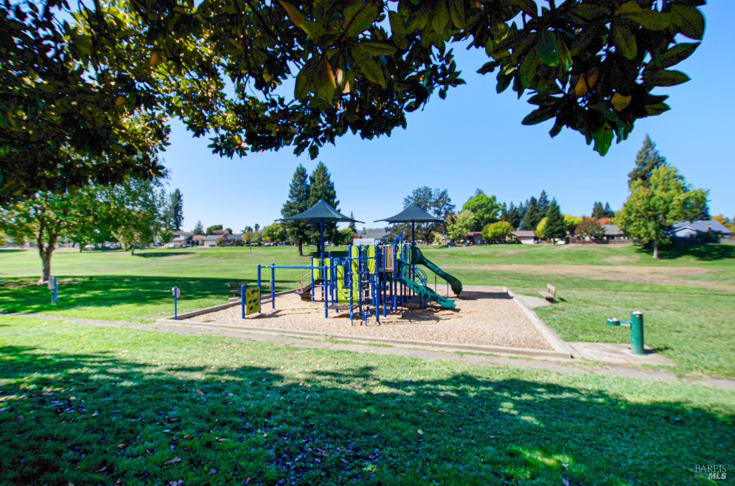 2338 Lakepark Drive