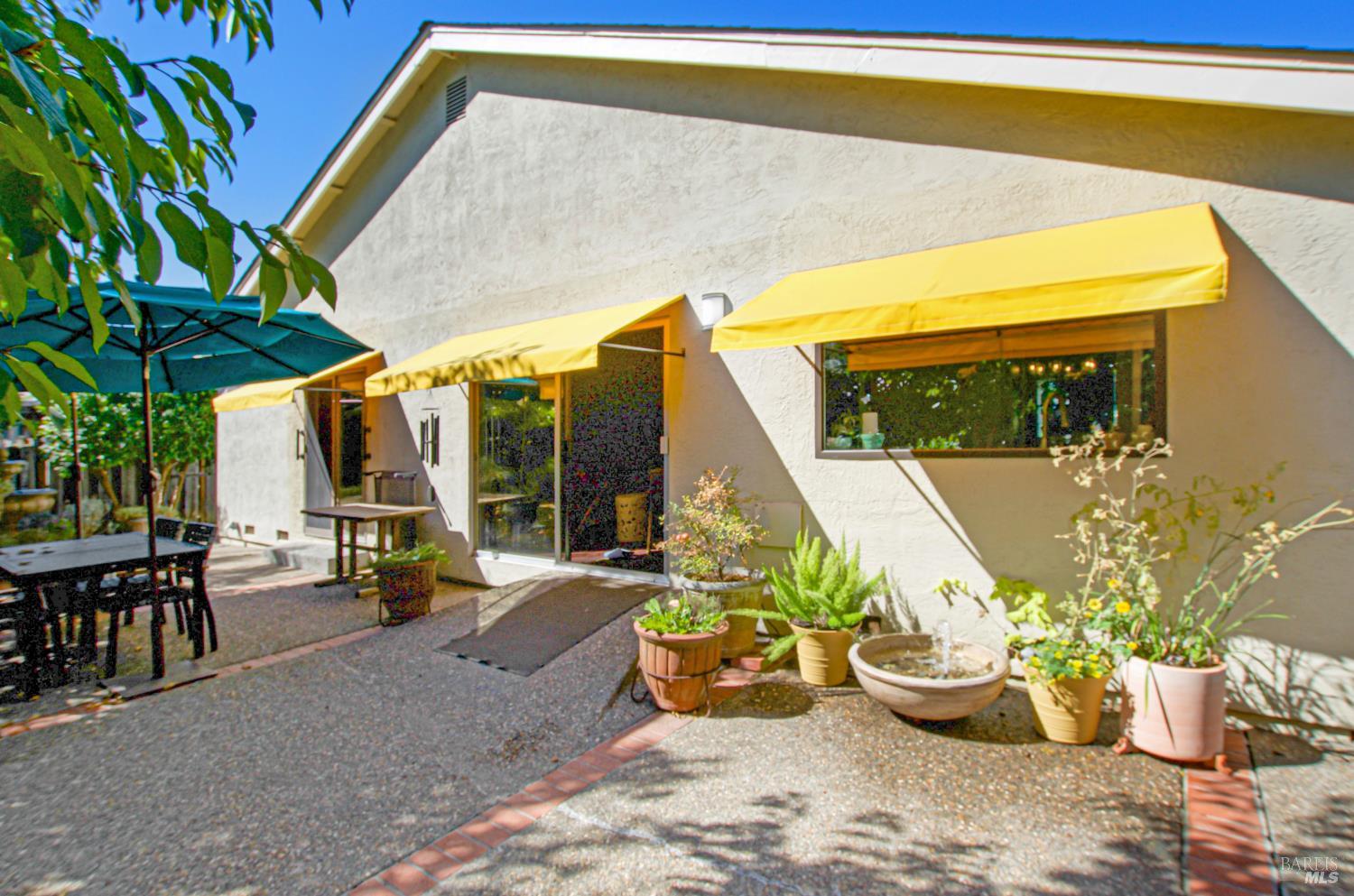 2338 Lakepark Drive