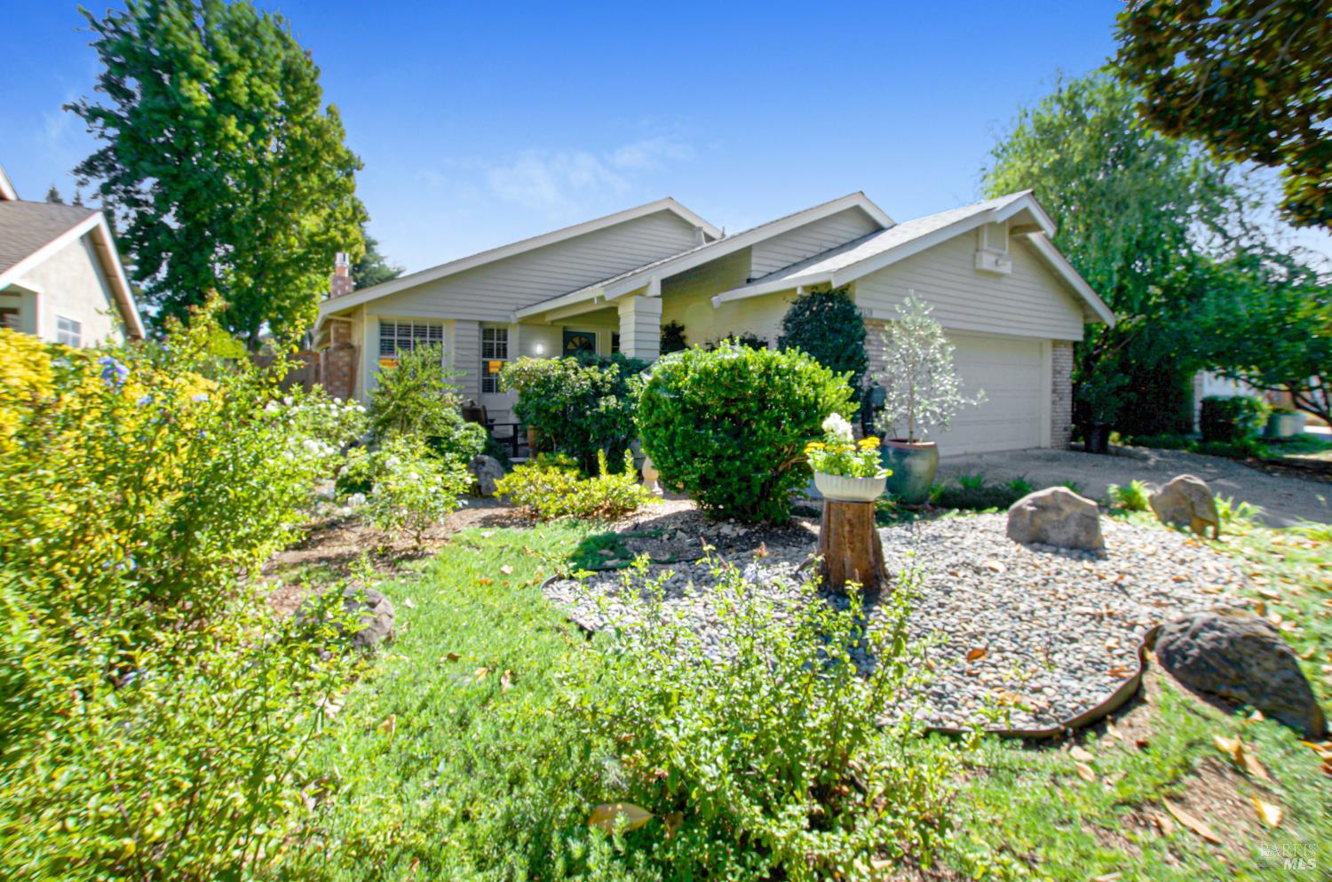 2338 Lakepark Drive