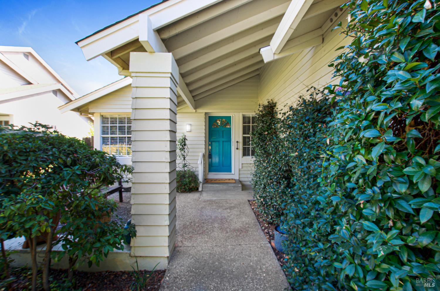 2338 Lakepark Drive