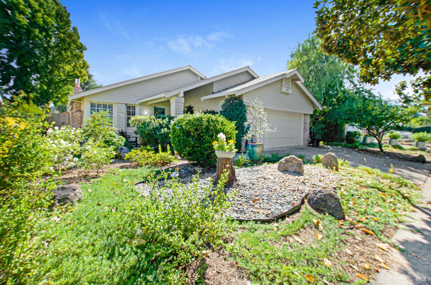2338 Lakepark Drive