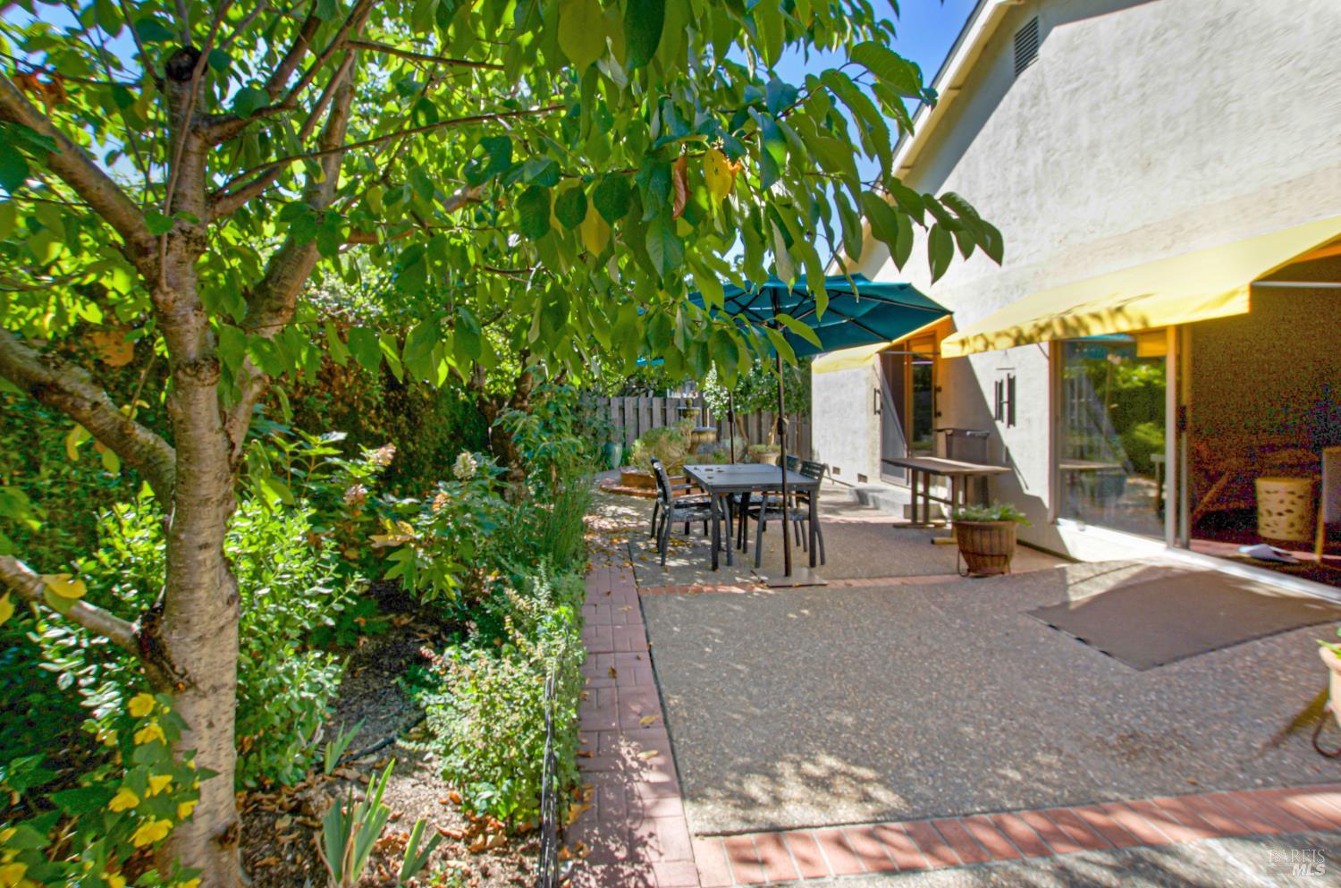 2338 Lakepark Drive