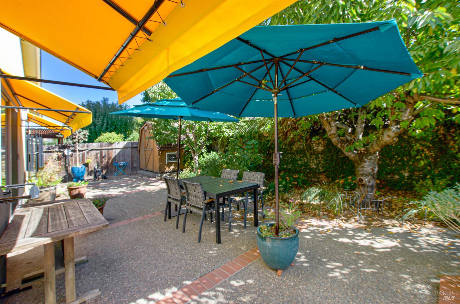 2338 Lakepark Drive