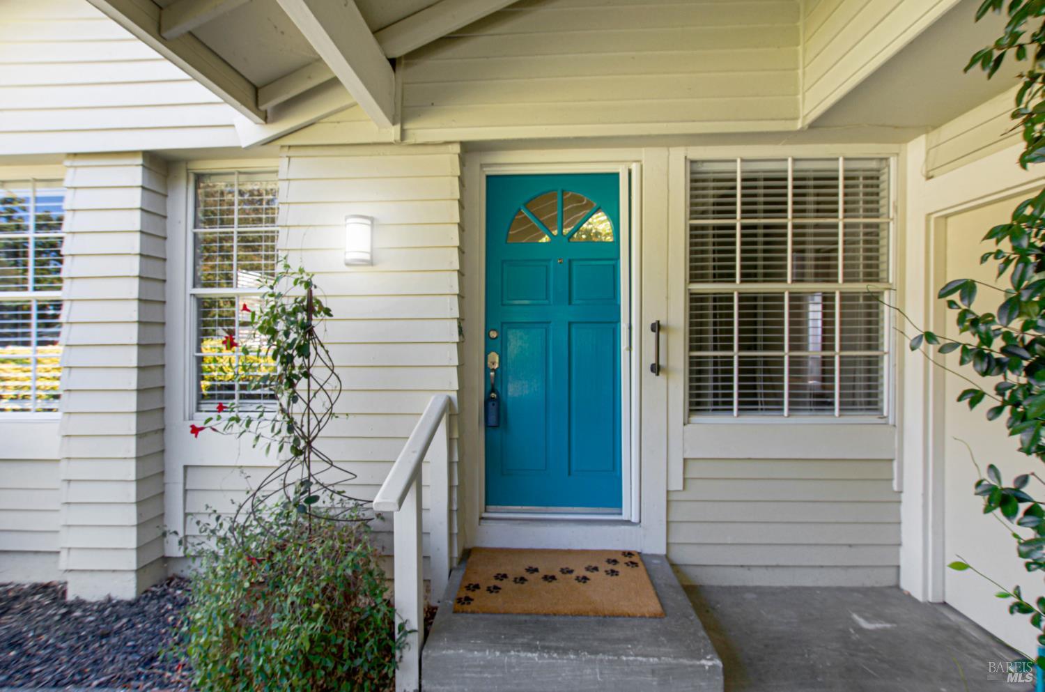 2338 Lakepark Drive