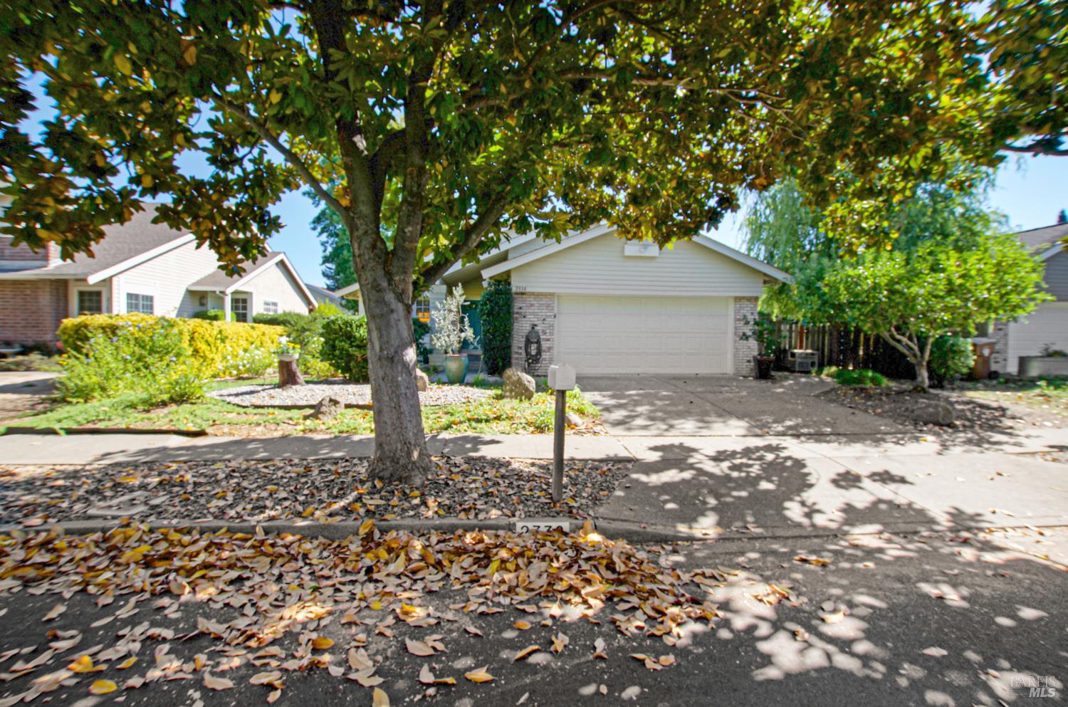 2338 Lakepark Drive