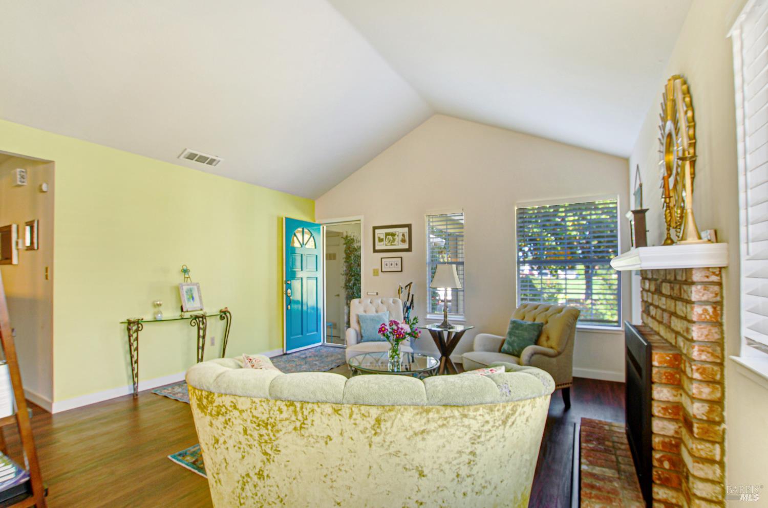 2338 Lakepark Drive