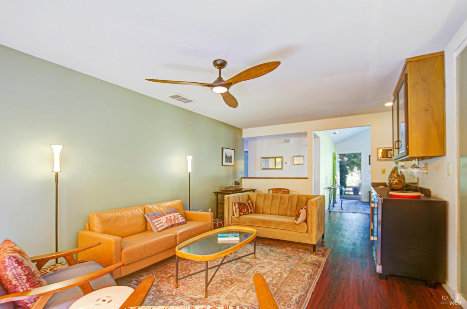 2338 Lakepark Drive