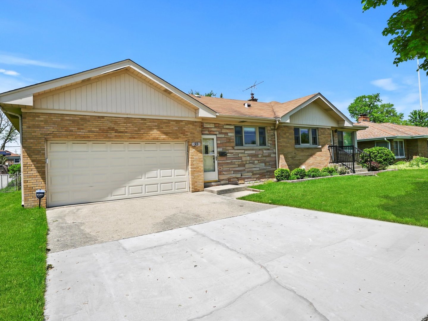 92 N Wolf Road
