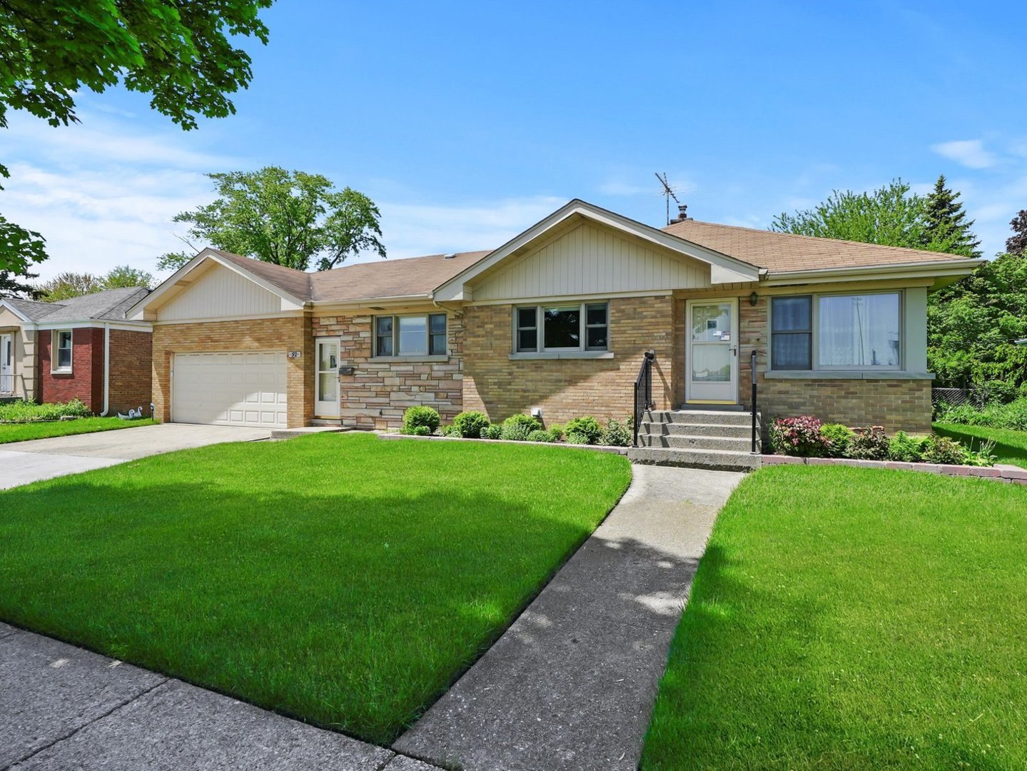 92 N Wolf Road
