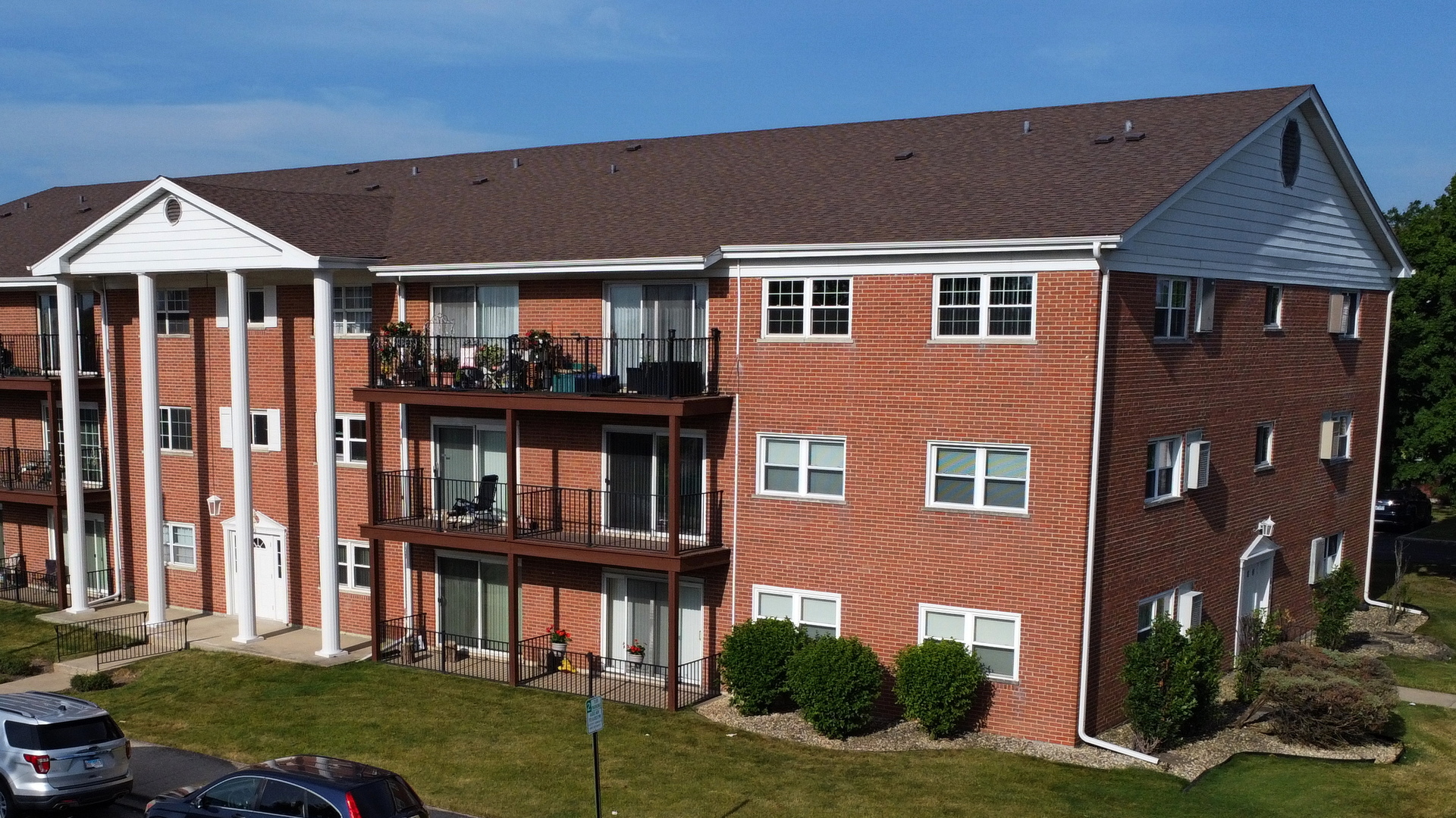 6101 W 94th Street Unit: B7