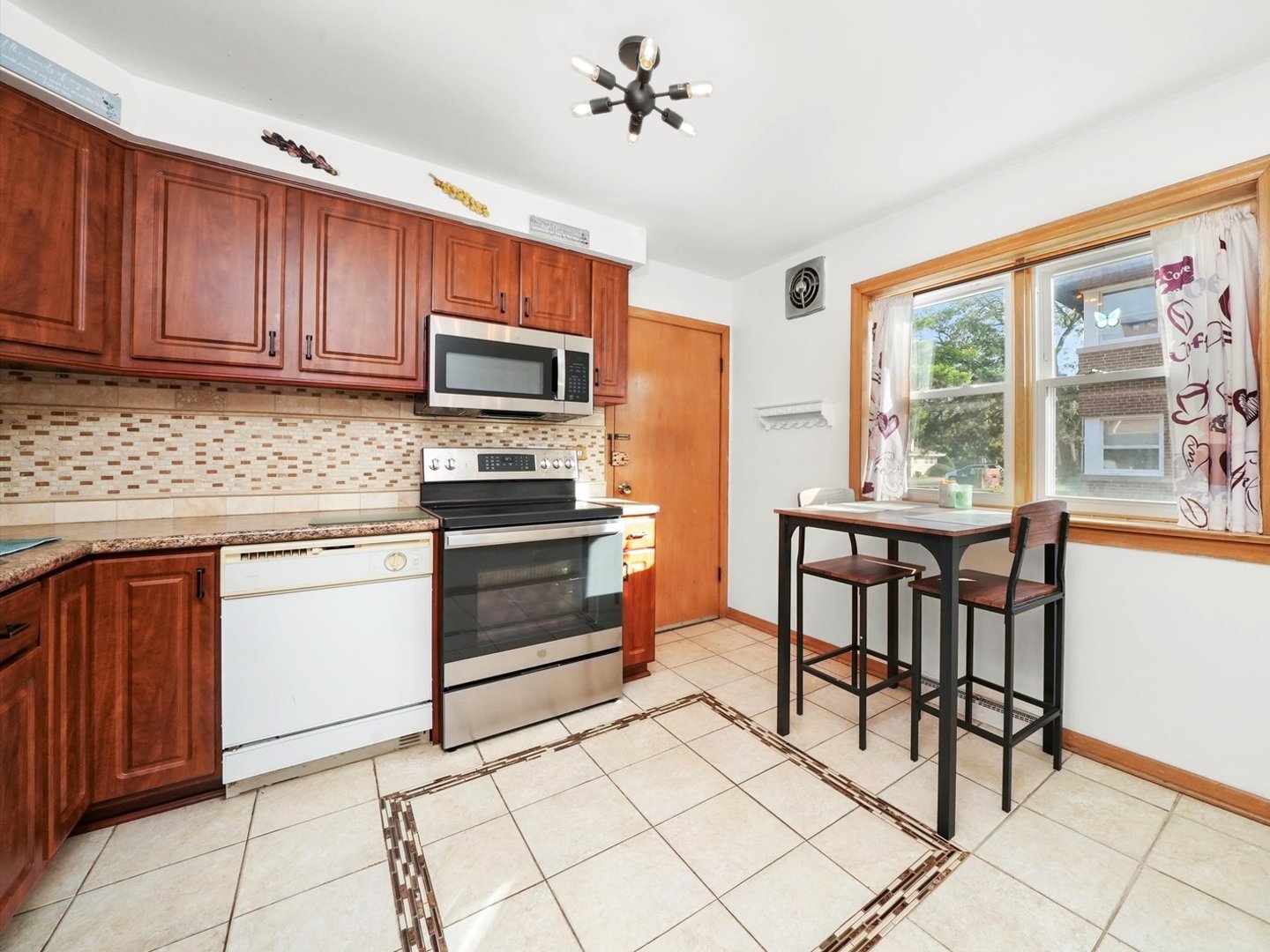 10351 Dickens Street Unit: 1W