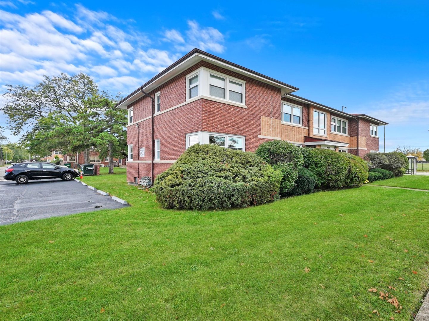 10351 Dickens Street Unit: 1W