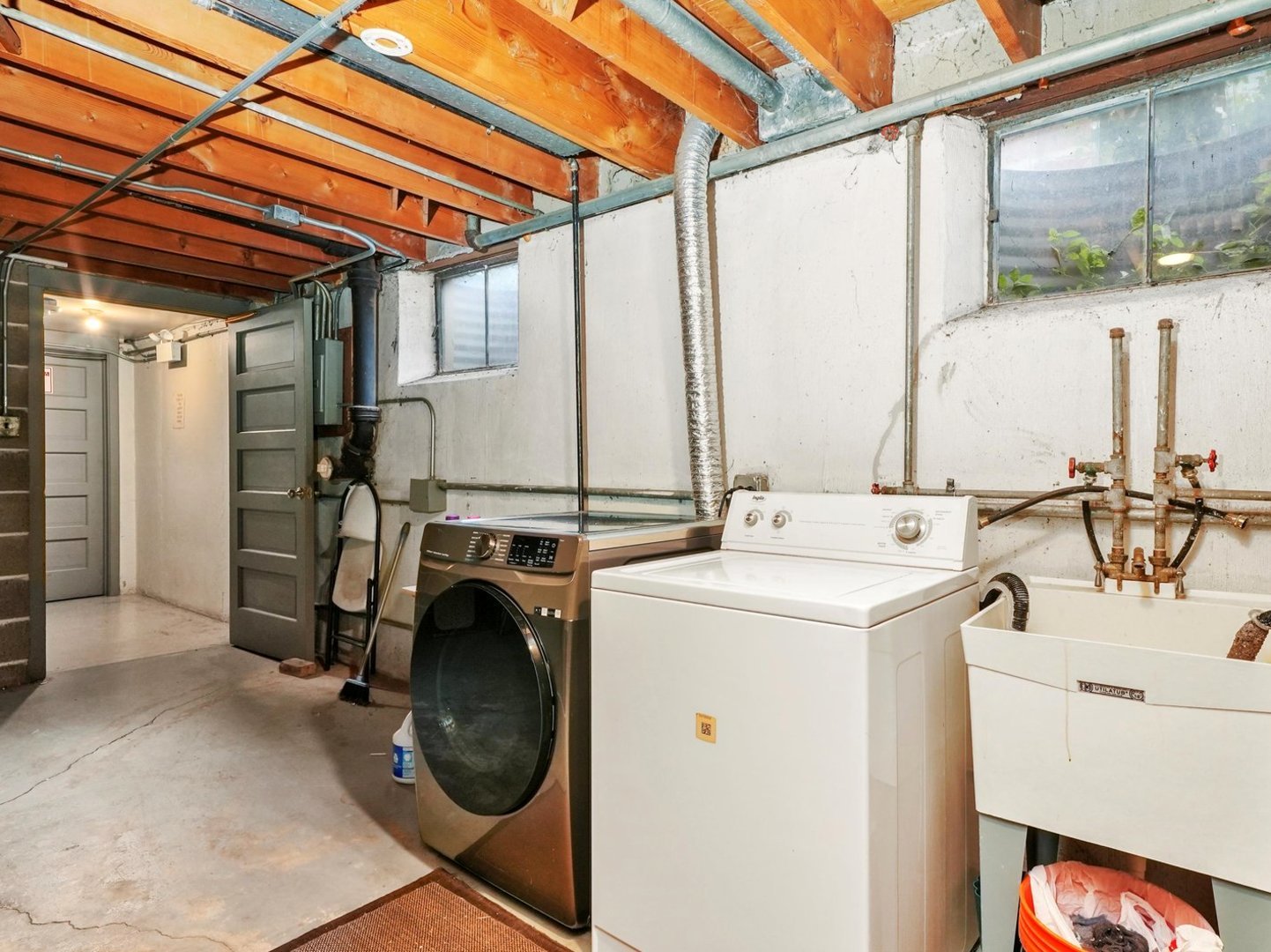 10351 Dickens Street Unit: 1W