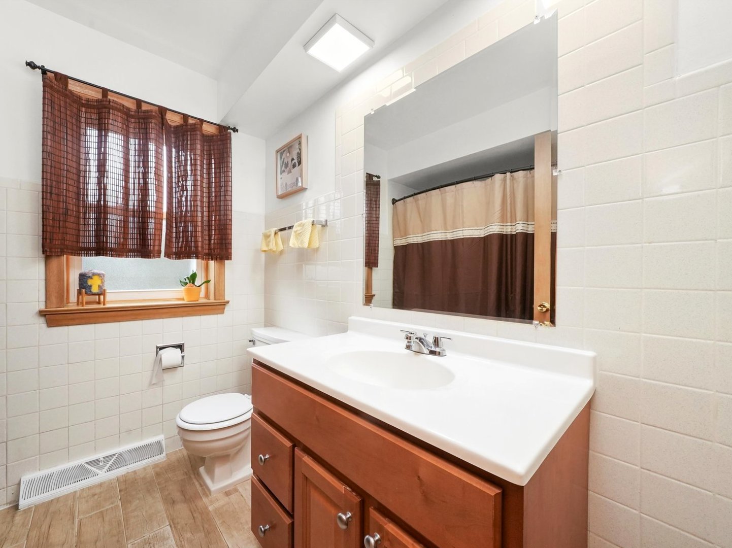 10351 Dickens Street Unit: 1W