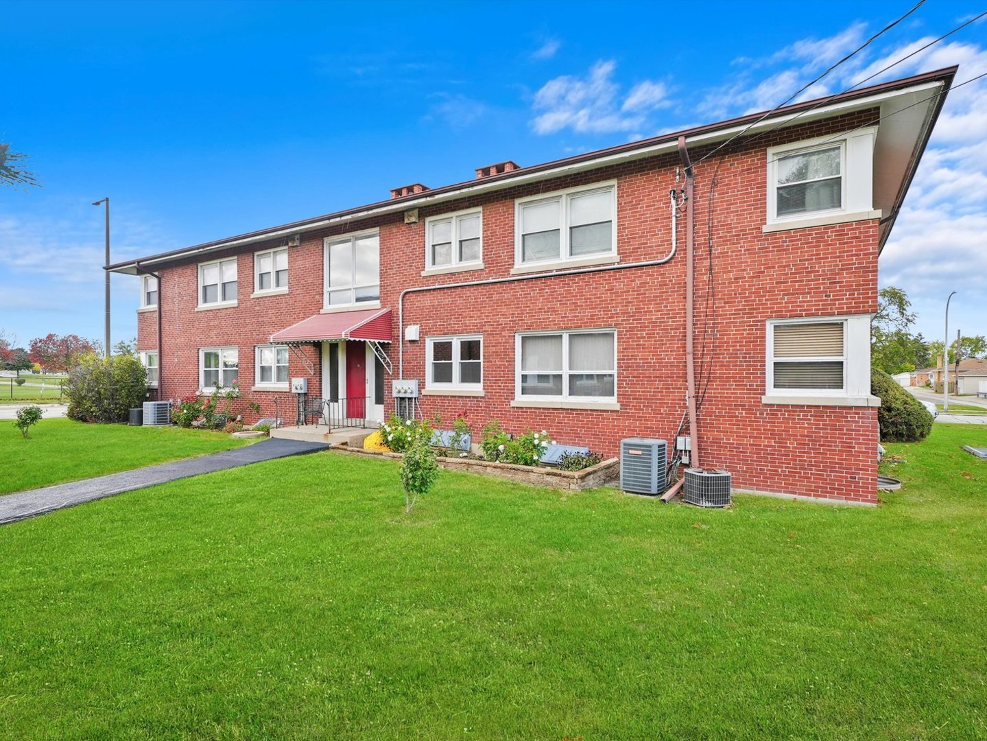 10351 Dickens Street Unit: 1W